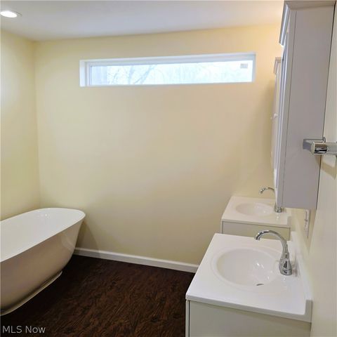 262 Stanmary Drive, Berea, OH 44017