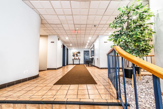 700 Wellington Avenue 409, Elk Grove Village, IL 60007