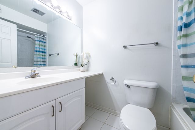 700 Wellington Avenue 409, Elk Grove Village, IL 60007