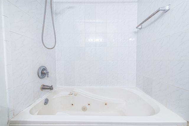 700 Wellington Avenue 409, Elk Grove Village, IL 60007