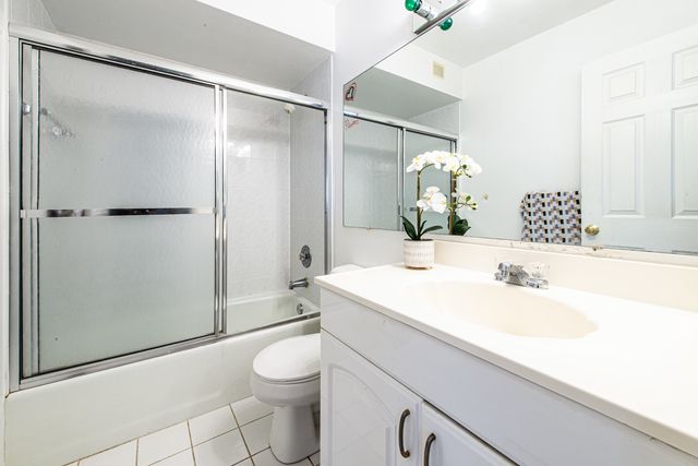 700 Wellington Avenue 409, Elk Grove Village, IL 60007