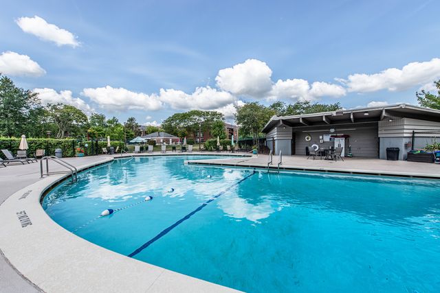 700 Wellington Avenue 409, Elk Grove Village, IL 60007