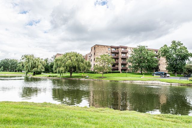 700 Wellington Avenue 409, Elk Grove Village, IL 60007