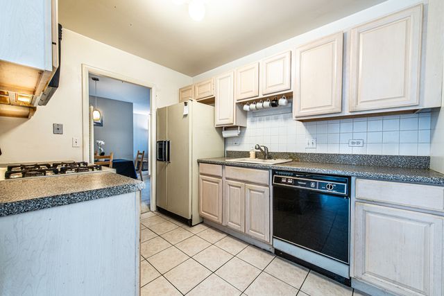 700 Wellington Avenue 409, Elk Grove Village, IL 60007