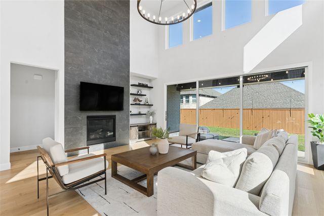 3613 Damsel Mackenzie Street, Lewisville, TX 75056