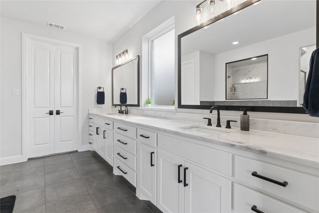 3613 Damsel Mackenzie Street, Lewisville, TX 75056