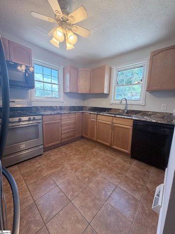 16 Rutledge Avenue, Greenville, SC 29617
