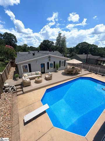 16 Rutledge Avenue, Greenville, SC 29617