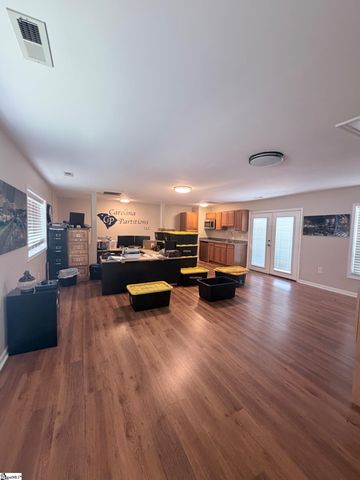 16 Rutledge Avenue, Greenville, SC 29617