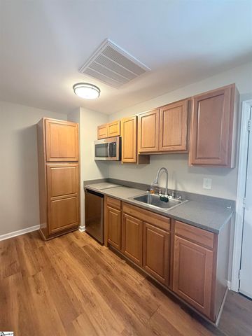 16 Rutledge Avenue, Greenville, SC 29617