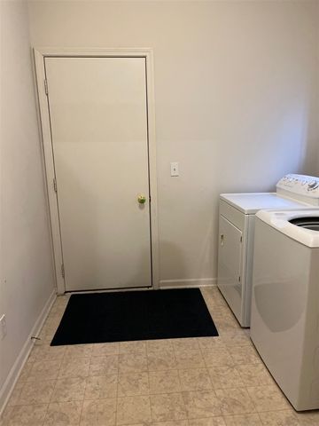 6057 Quebec Avenue, Ann Arbor, MI 48103