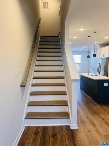 2225 WOODBURN RD, Charlottesville, VA 22901