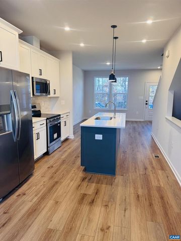 2225 WOODBURN RD, Charlottesville, VA 22901