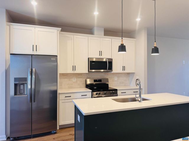 2225 WOODBURN RD, Charlottesville, VA 22901