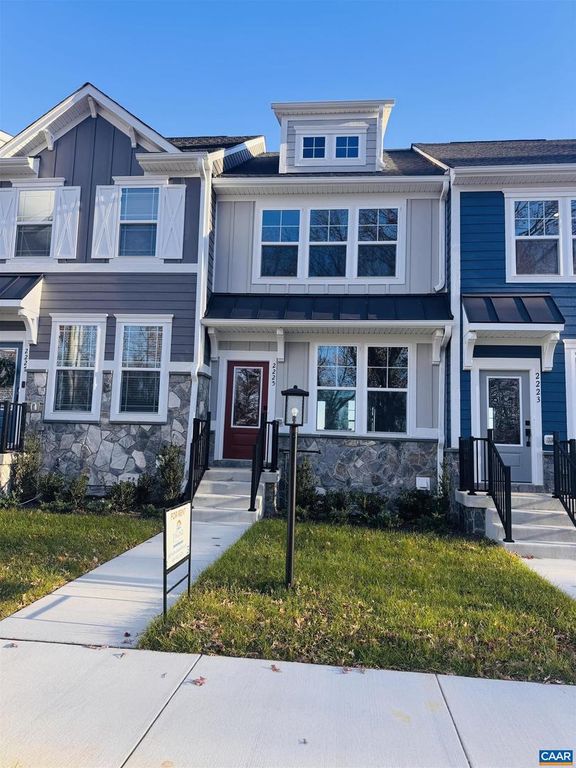 2225 WOODBURN RD, Charlottesville, VA 22901