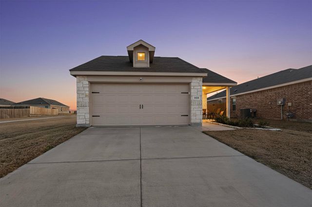 1429 Dovekie Drive, Forney, TX 75126