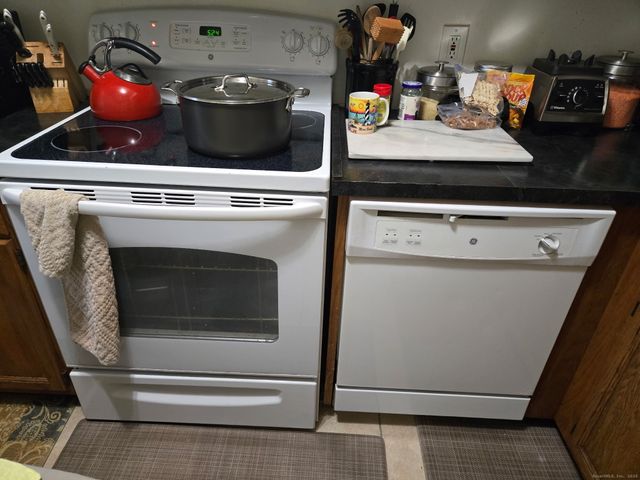 93 Spruce Street APT 11, Stamford, CT 06902