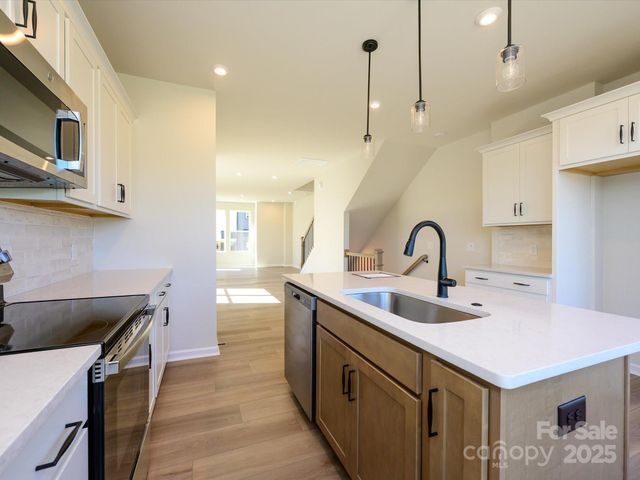 5711 Castlerea Drive, Charlotte, NC 28217