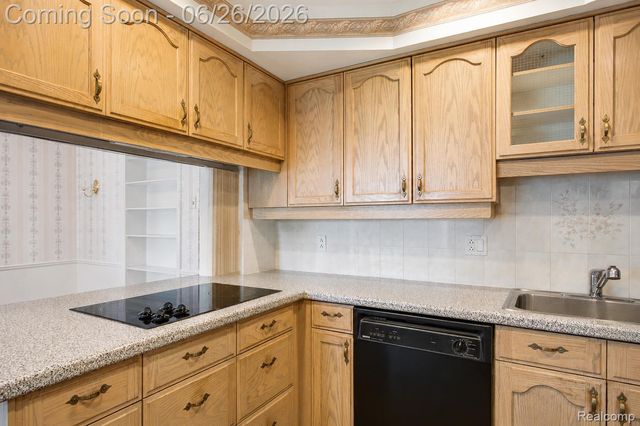 11606 Meadow Lane Drive, Macomb Township, MI 48093
