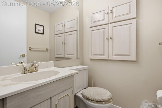 11606 Meadow Lane Drive, Macomb Township, MI 48093