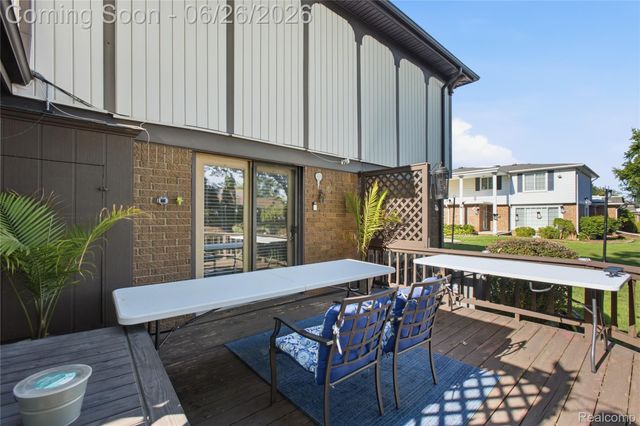 11606 Meadow Lane Drive, Macomb Township, MI 48093