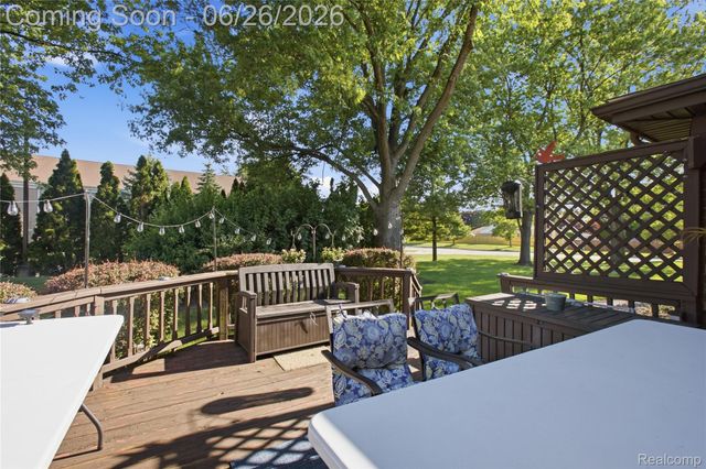 11606 Meadow Lane Drive, Macomb Township, MI 48093