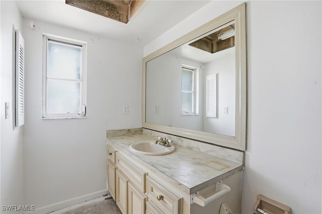 1815 SE 15th TER, Cape Coral, FL 33990