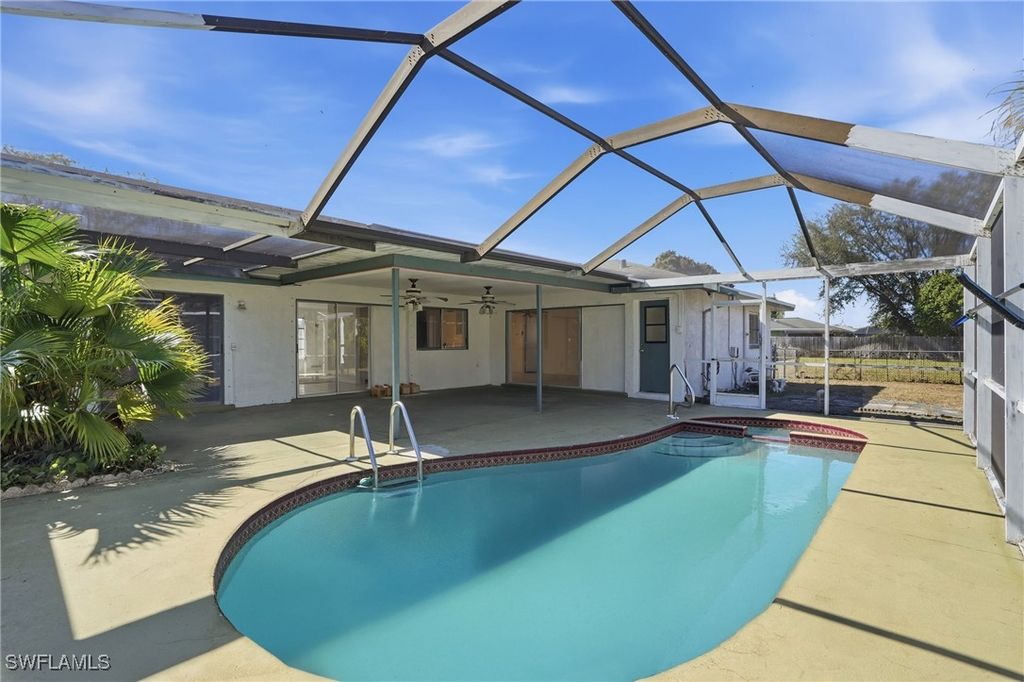 1815 SE 15th TER, Cape Coral, FL 33990