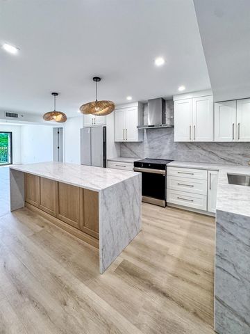 1701 Marina Isle Way 103, Jupiter, FL 33477