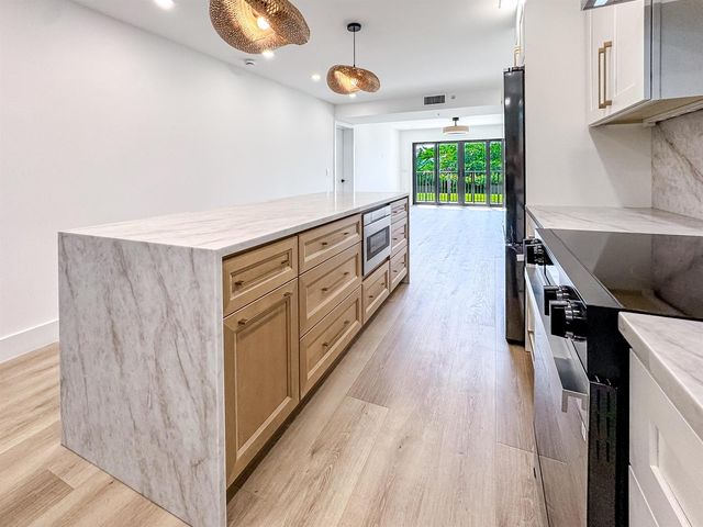 1701 Marina Isle Way 103, Jupiter, FL 33477
