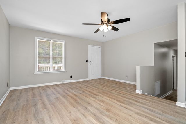 106 Washington Court, Cowpens, SC 29330