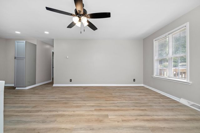 106 Washington Court, Cowpens, SC 29330