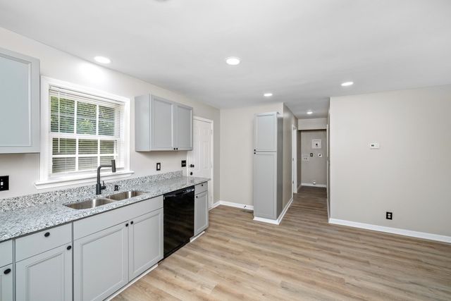 106 Washington Court, Cowpens, SC 29330