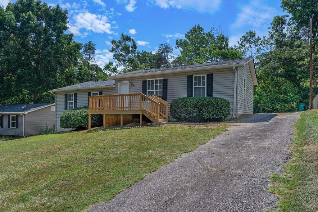 106 Washington Court, Cowpens, SC 29330