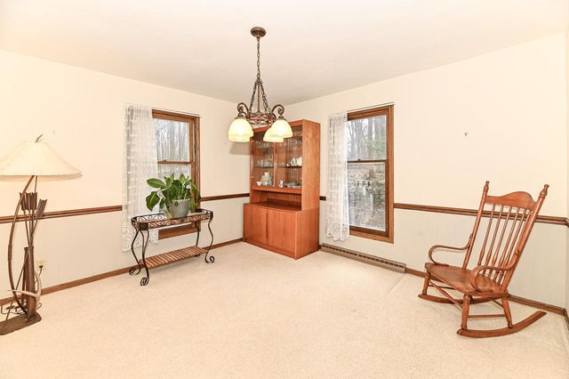 10125 Kay PARKWAY, Hales Corners, WI 53130