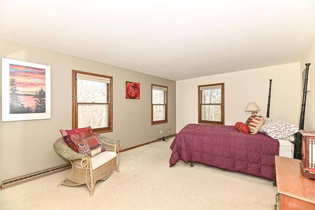 10125 Kay PARKWAY, Hales Corners, WI 53130