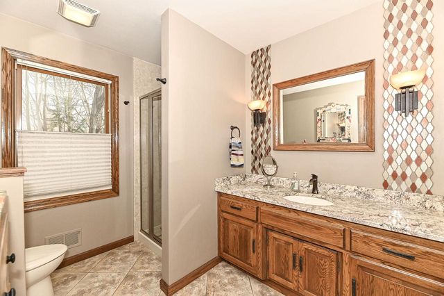 10125 Kay PARKWAY, Hales Corners, WI 53130
