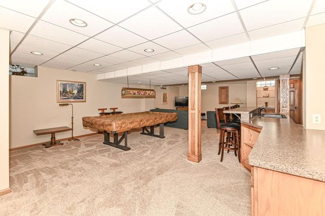 10125 Kay PARKWAY, Hales Corners, WI 53130
