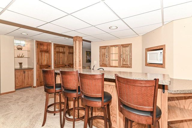 10125 Kay PARKWAY, Hales Corners, WI 53130