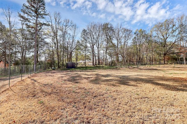 409 Kickapoo Avenue, Gastonia, NC 28056