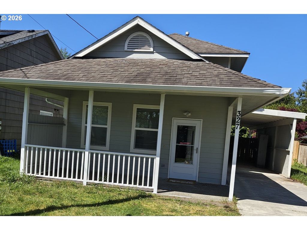 327 Sw MAIN Ct, Warrenton, OR 97146