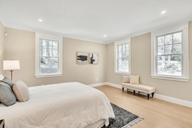 18 Heritage Dr, Lexington, MA 02420