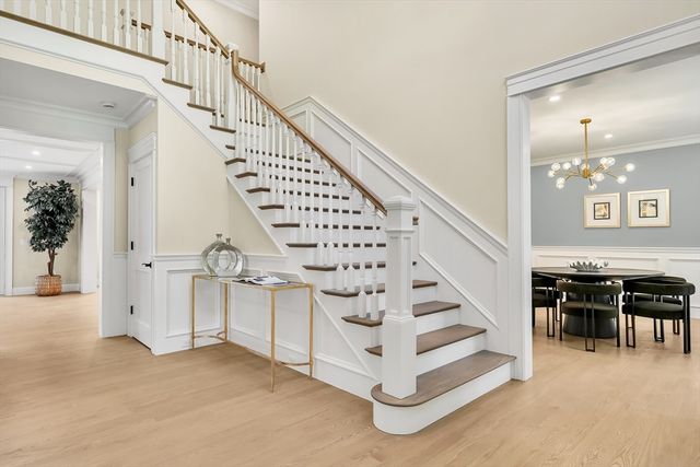 18 Heritage Dr, Lexington, MA 02420