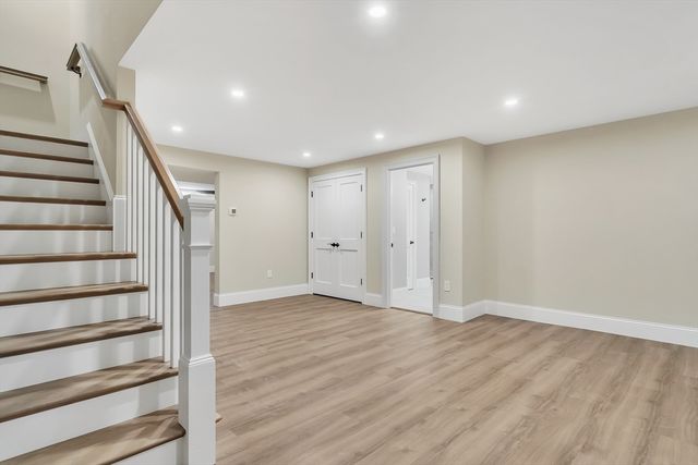 18 Heritage Dr, Lexington, MA 02420