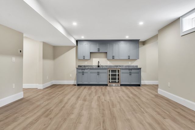 18 Heritage Dr, Lexington, MA 02420