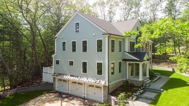 18 Heritage Dr, Lexington, MA 02420
