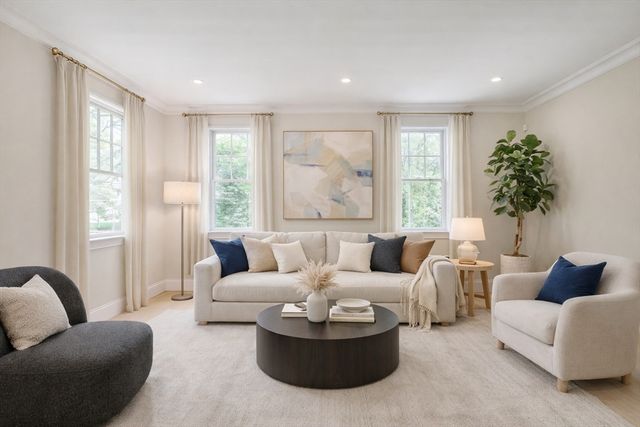 18 Heritage Dr, Lexington, MA 02420