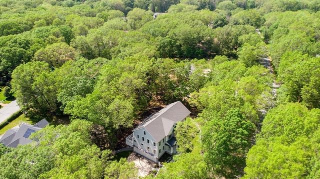 18 Heritage Dr, Lexington, MA 02420