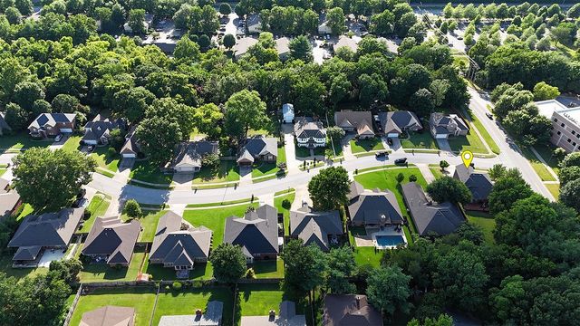 3088 N Dorchester Drive, Fayetteville, AR 72703