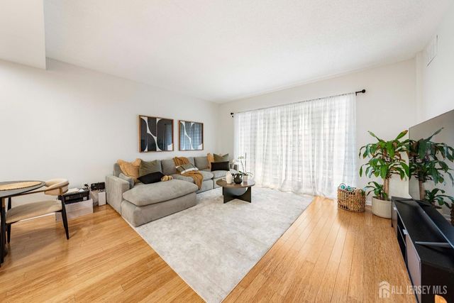 358 Rector Street 406, Perth Amboy, NJ 08861